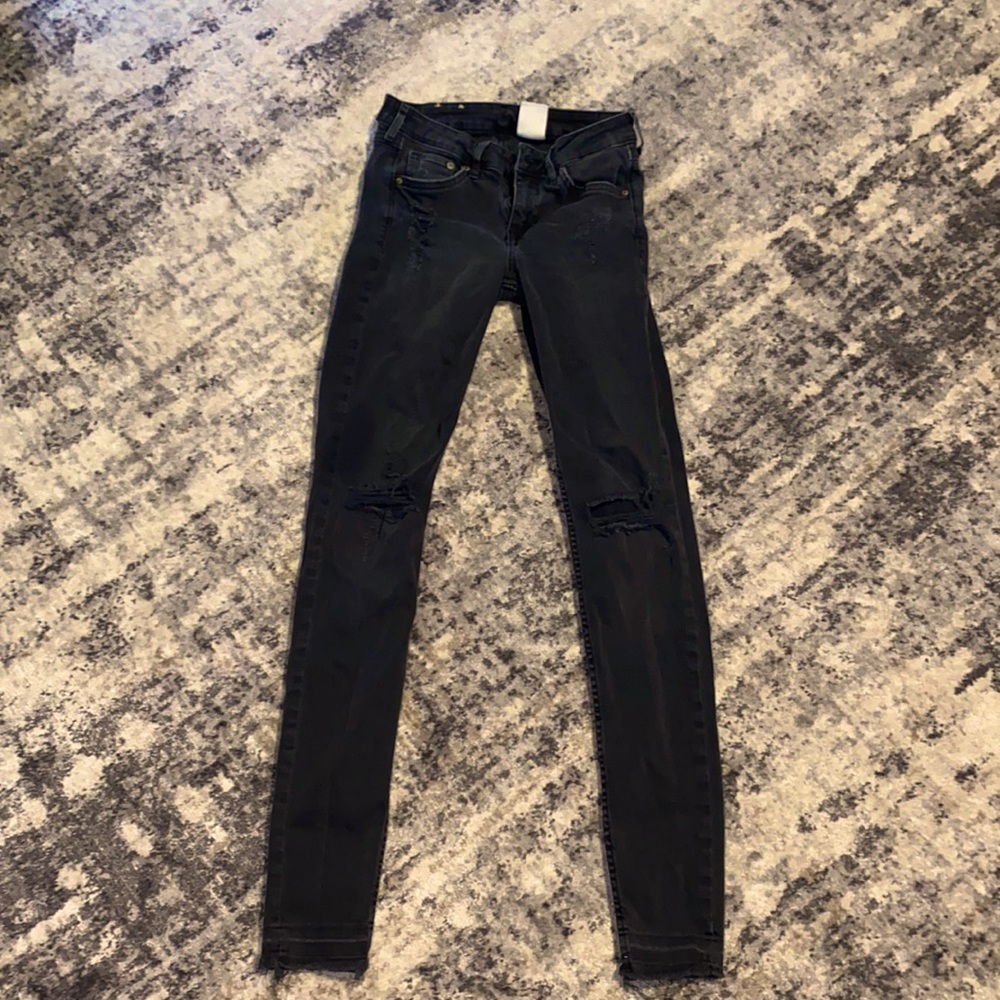 Black/grey ripped skinny jeans